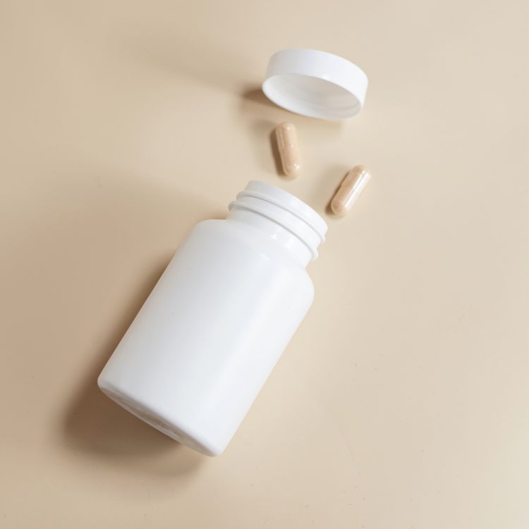 Tratamientos farmacológicos y suplementos capilares