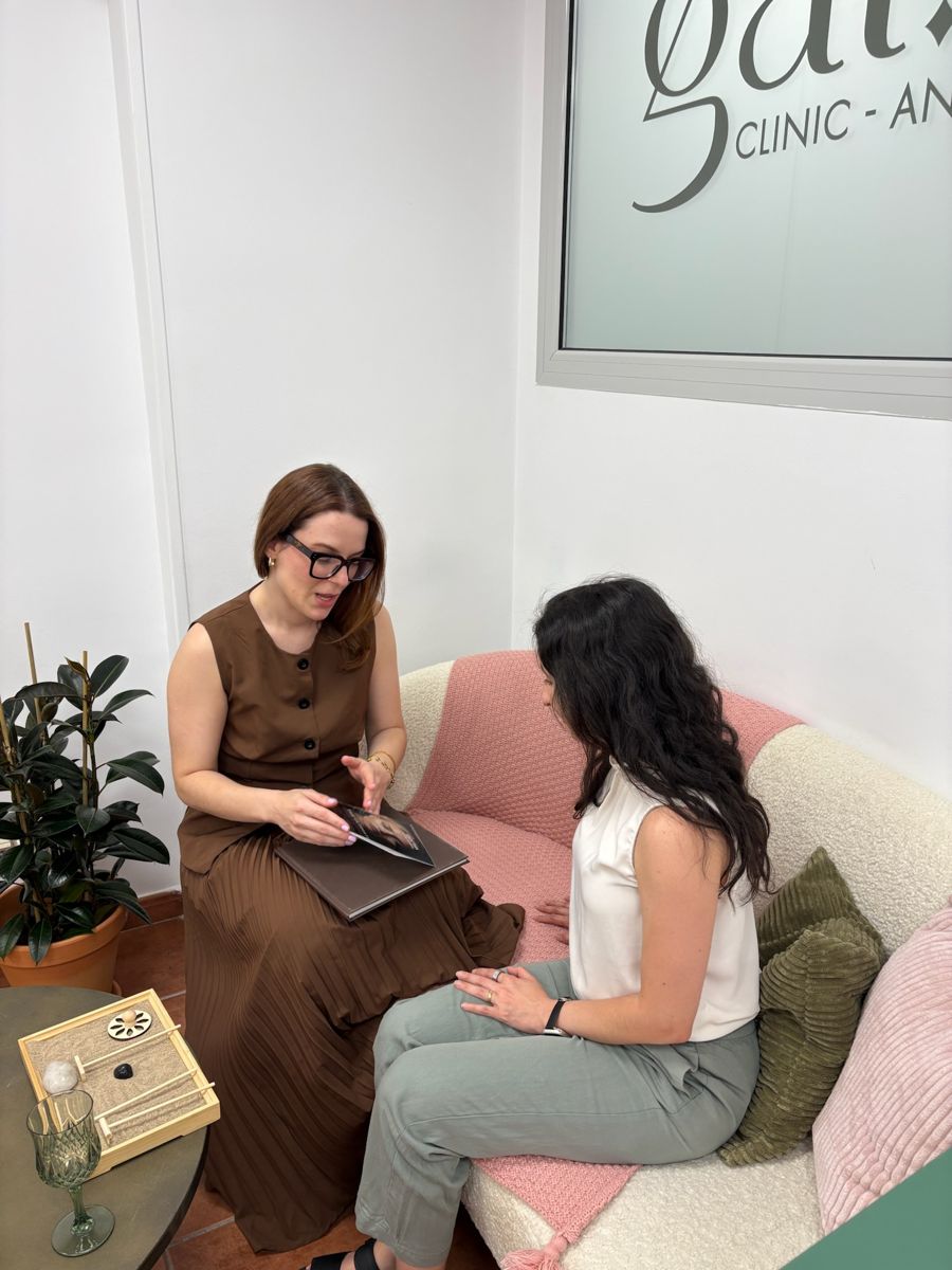Equipo de Gal·la Clinic en consulta